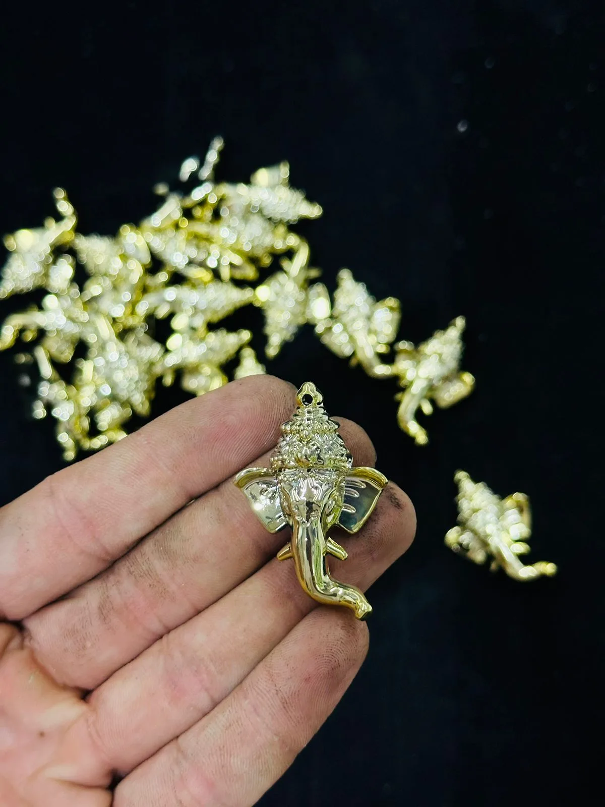 golden_ganesha_small_for_pooja_thali